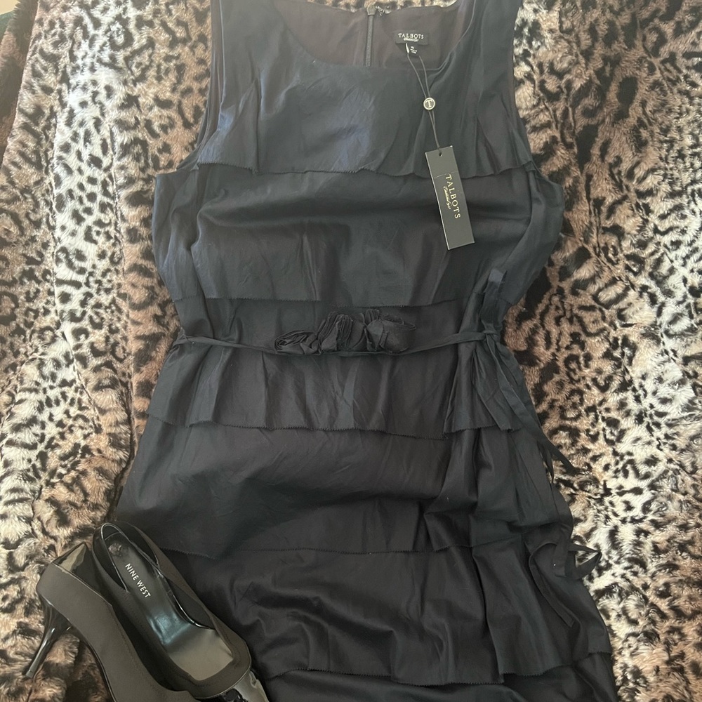 Talbots black women sleeveless dress. A must have♥️♥️♥️